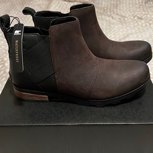 Sorel boots brand new with tags black and brown